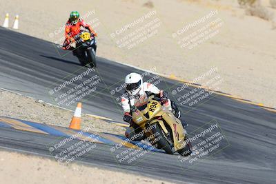 media/Jan-12-2025-CVMA (Sun) [[be1d2b16e3]]/Race 3-Amateur Supersport Middleweight/